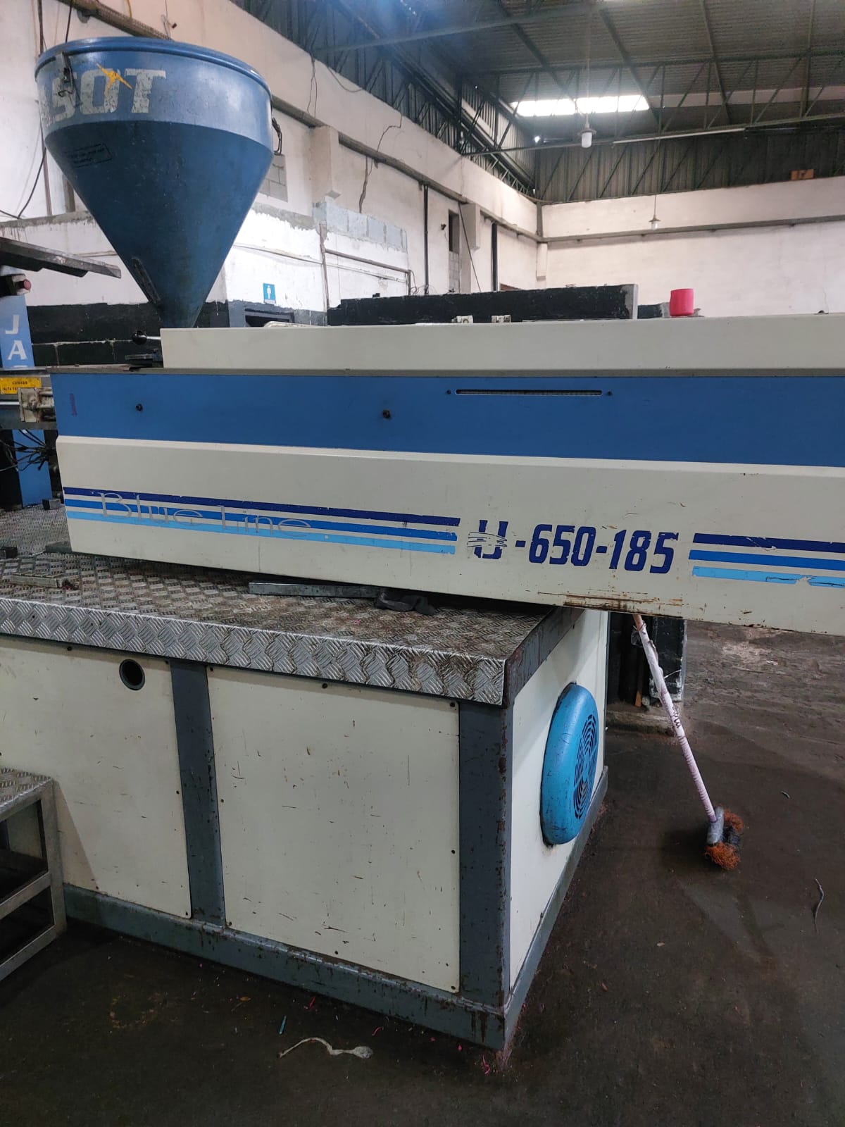 Injetora Jasot 185 ton